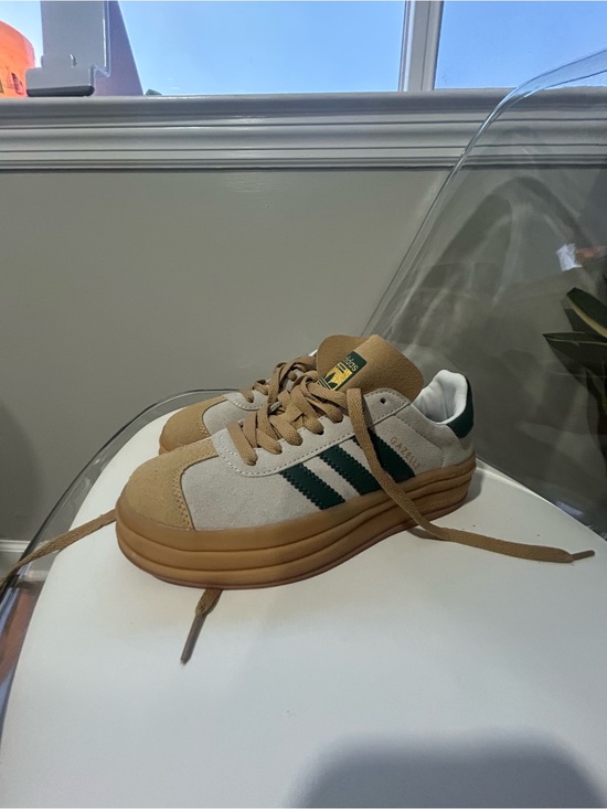 adidas Shoes - Women’s Adidas Gazelle Platform Sneaker - Tan & Green